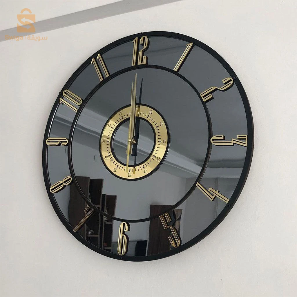 ساعة حائط زجاجية صامتة