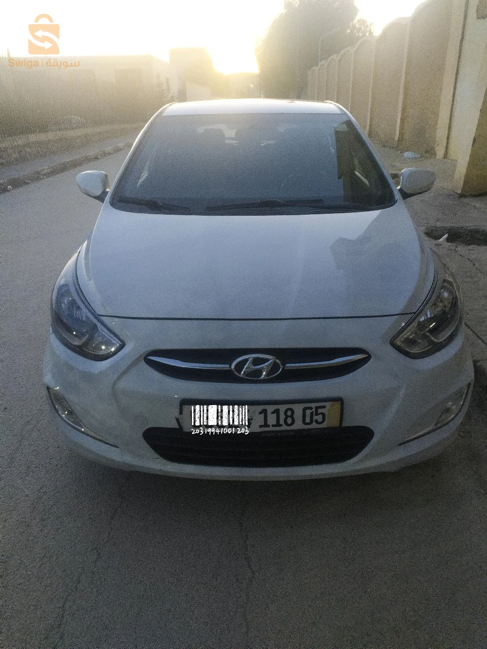 سيارة اكسنت اربي بروميار مان.ماشية 325 الف متنقص متسخن.لاشان حديد.مفيهاش معاود.فيها بارشوك اريار مصبوغ وفروا جهة وين يتقلل لباب خلفي وشوي فروا في كابو.وشوي في قصعة  فيها قرعة غاز مدورة .لاصال مغلفة