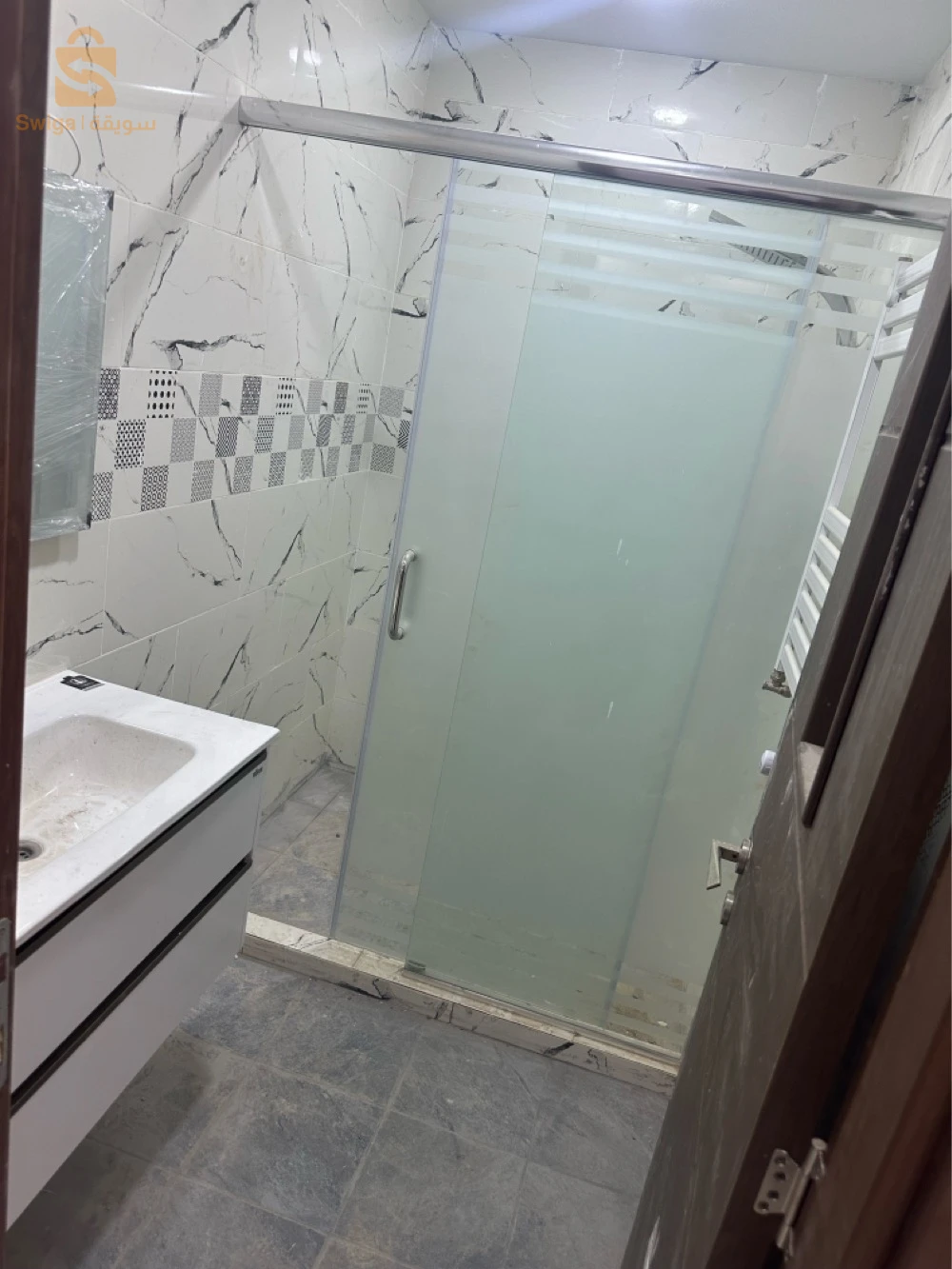 AOUMEUR promotion immobilière vous propose un trés joli des appartements F3+F4avec térasse EN VENTE,situé à « cité petit »  (ORAN) 
 
✔️la superficie F3+F4 107m2
✔️R+6
✔️ascenseur 
✔️chauffage central
✔️Cuisine meublée et aménagé 
✔️Visionphone
✔️Salle de bain moderne 
✔️L’appartement ensoleillé
✔️bache à eux + les citernes 
✔️deux appartements par paliers                             ✔️2 minutes a le grand boulevard cité petit 

⚜️Plus d’informations contactez-nous :
tel:0669437486(WhatsAp/viber