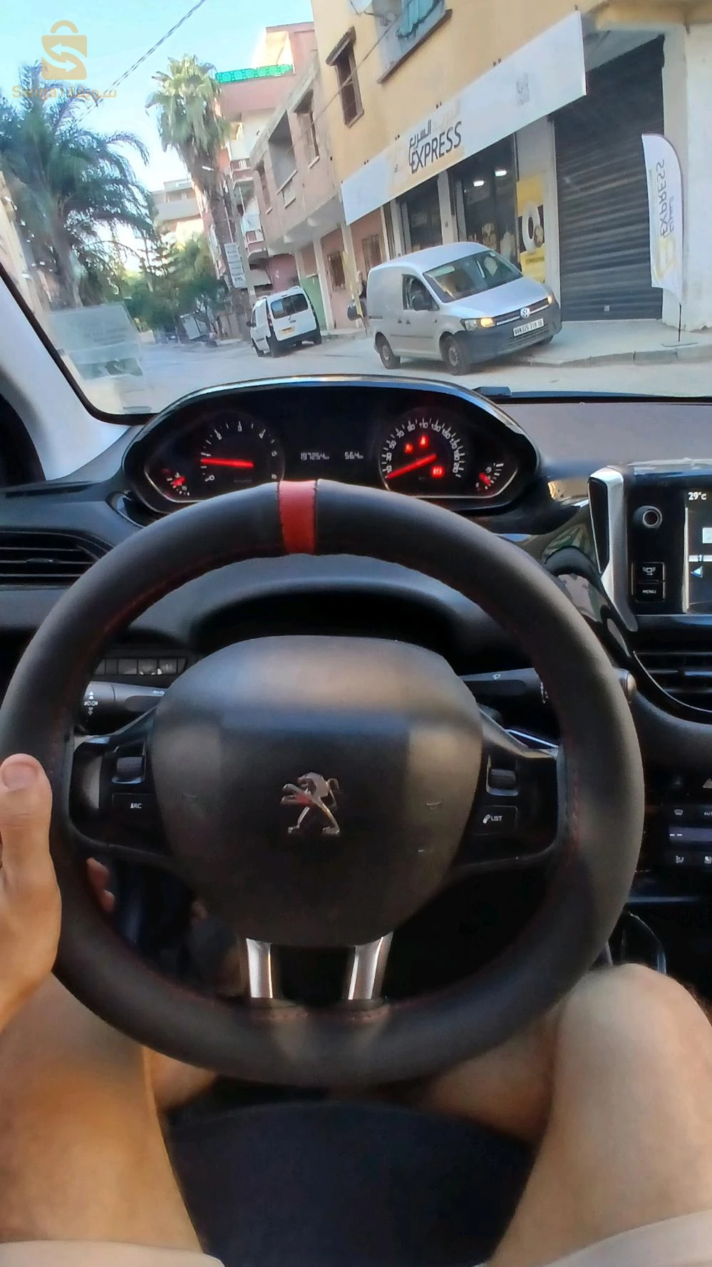 208 hdi 2014 fiha racort fa parchok ou bout de kas