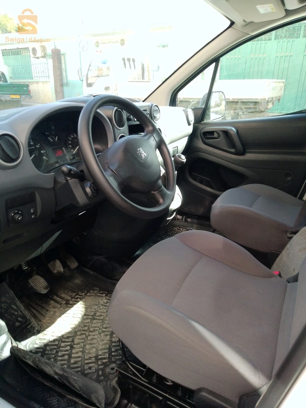 سيارة تجارية