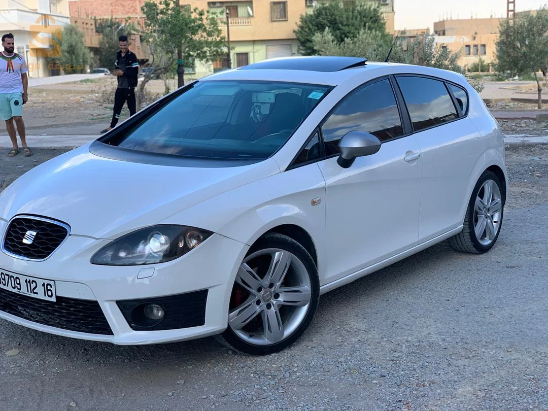 سيارة ليون 2012