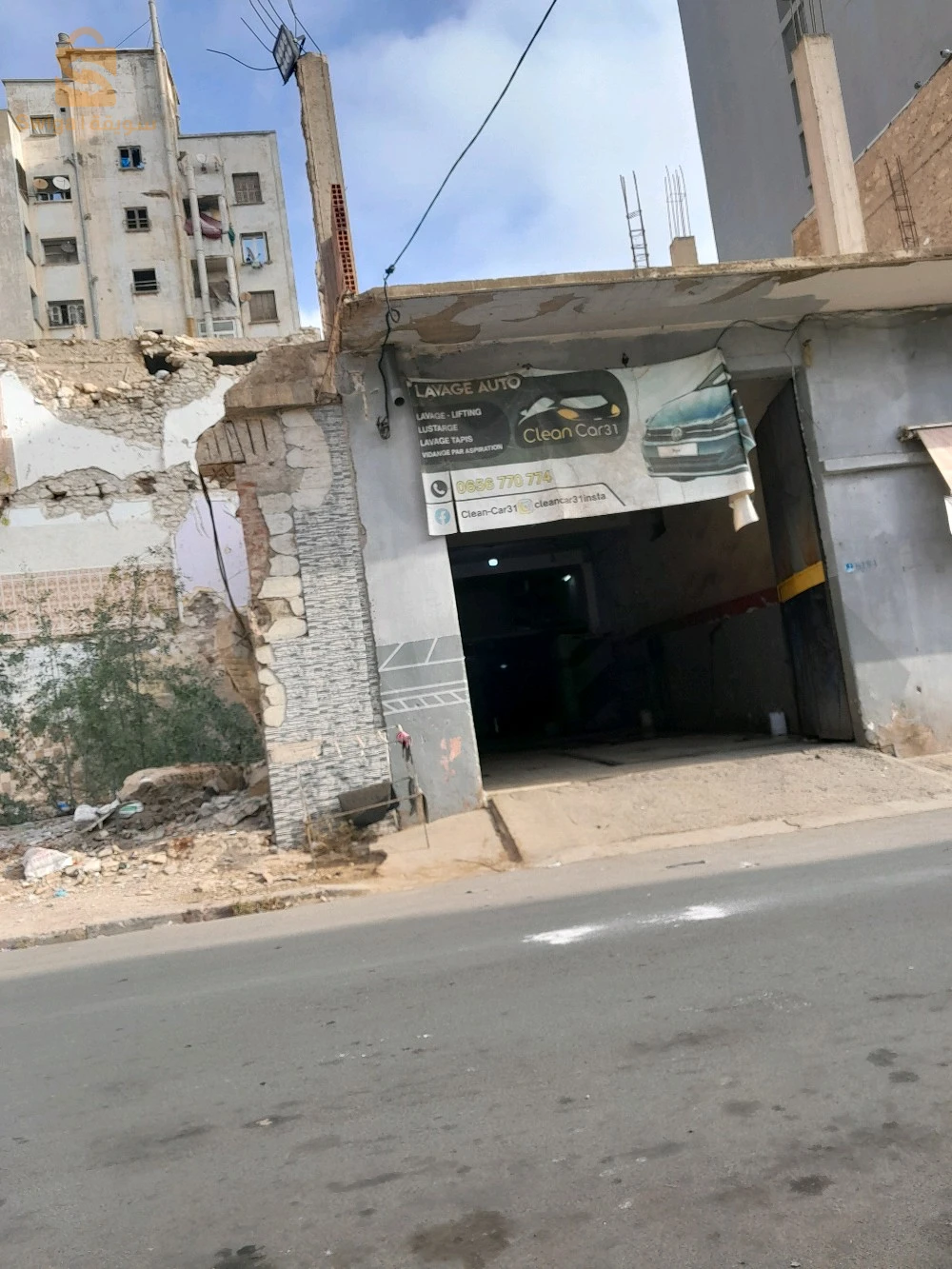 locale 3 façade à vendre