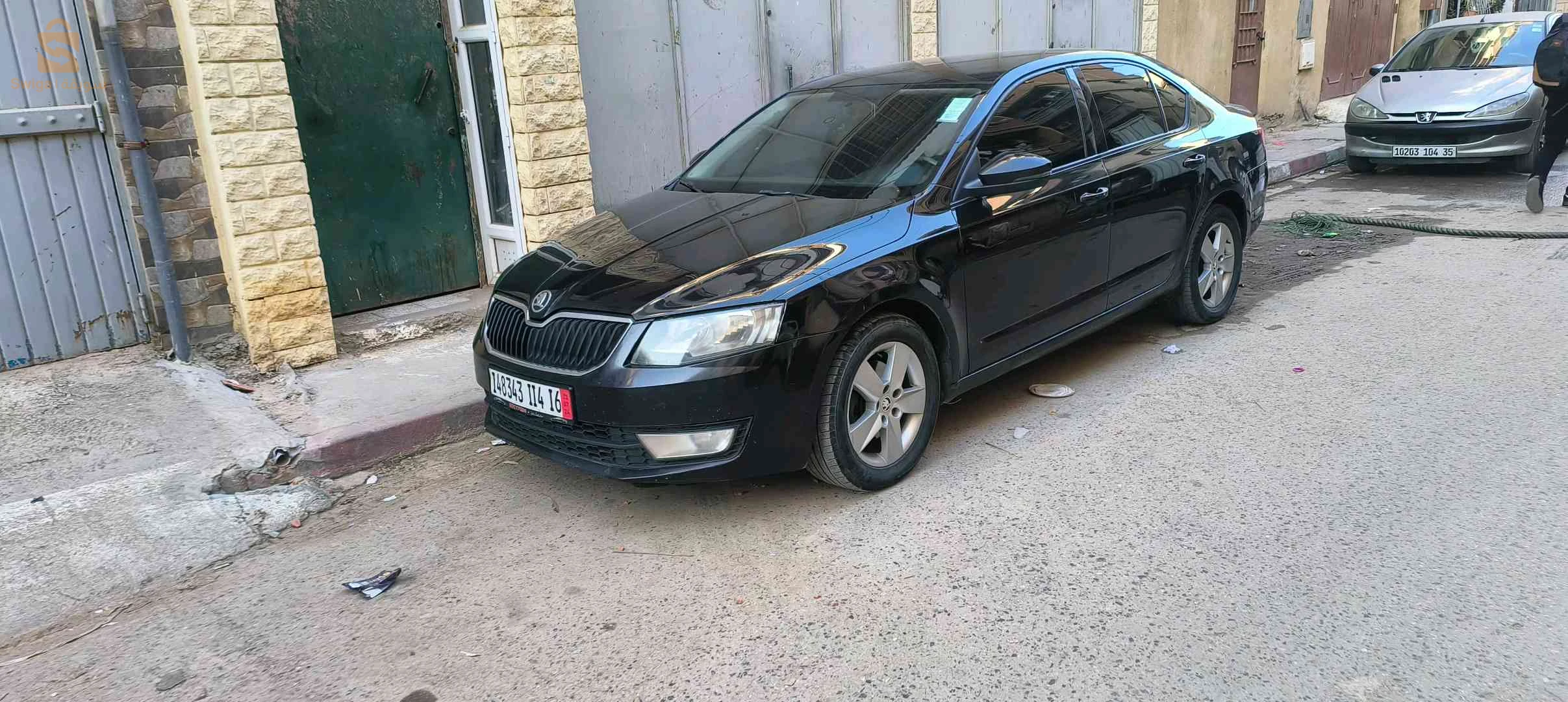 سيارة اوكتافيا 
2l 
143ch