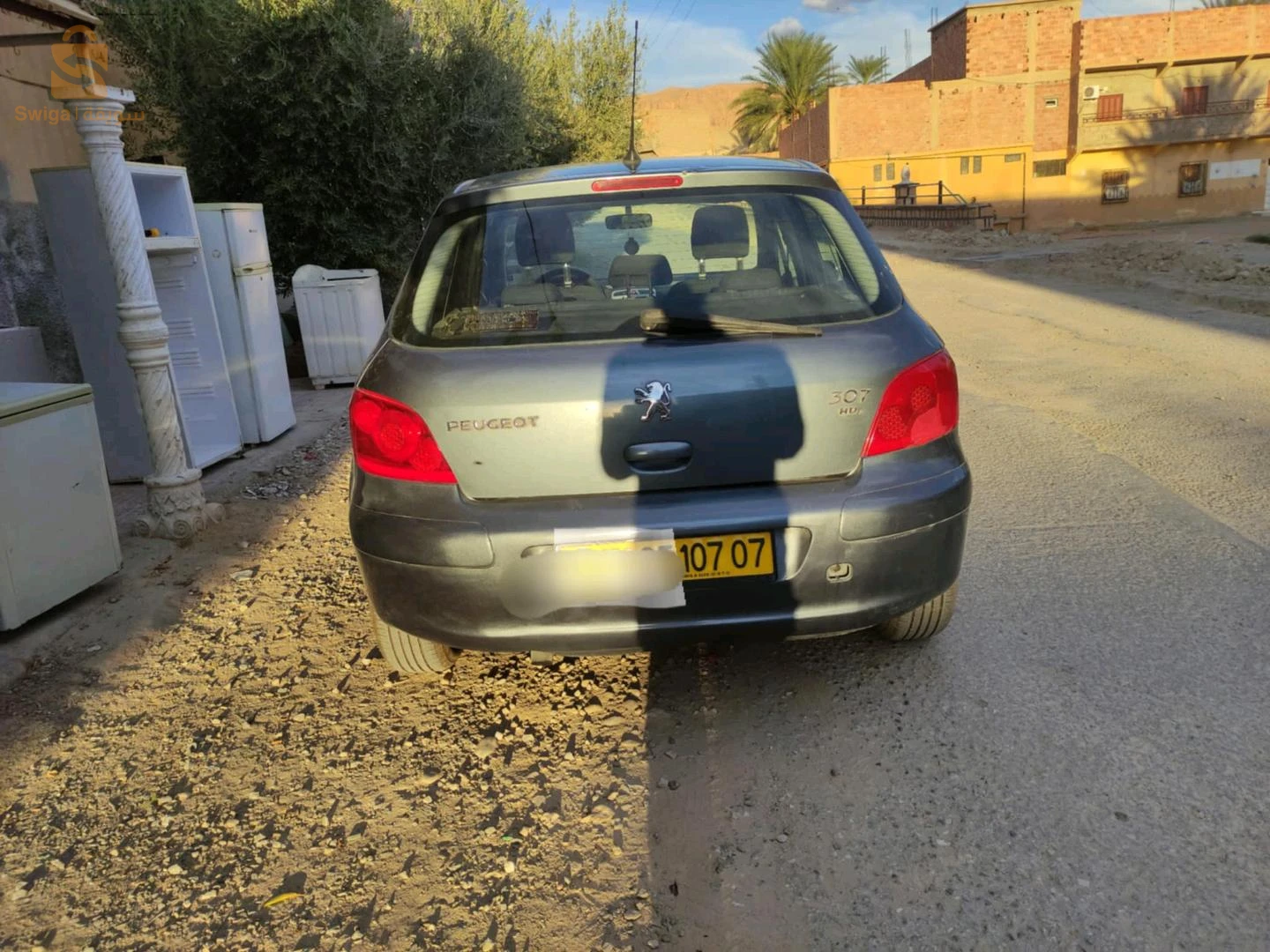 307 2 L 110 بوش فيها 2 أل افوا وال اريار فيه شويا بانتورة .
