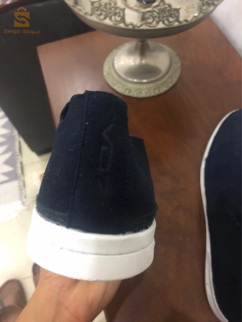 chaussures sketchers original la pointure 44 la couleur bleu foncé et merci