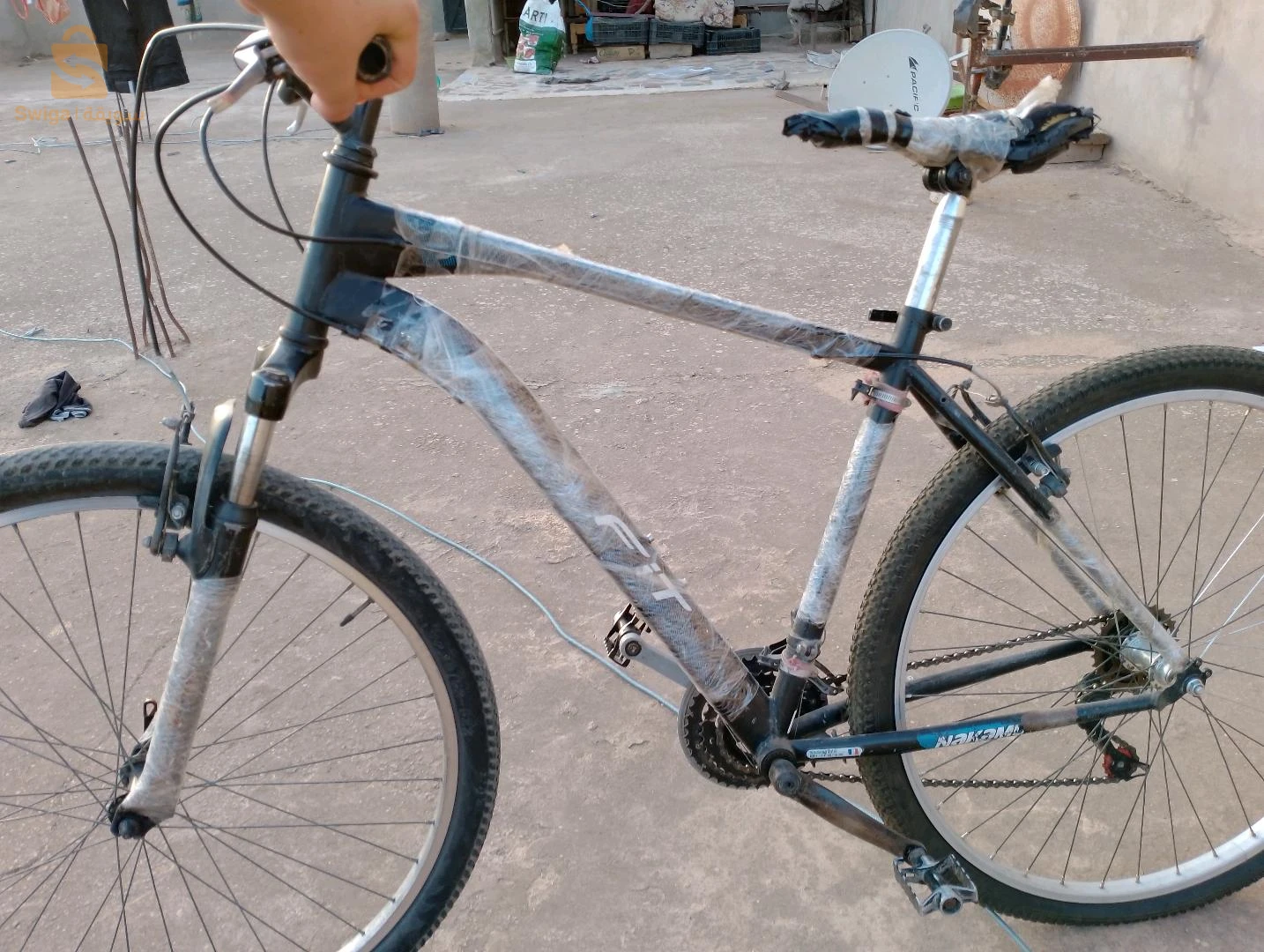 لي يعطني سما شاب بصاحتوو