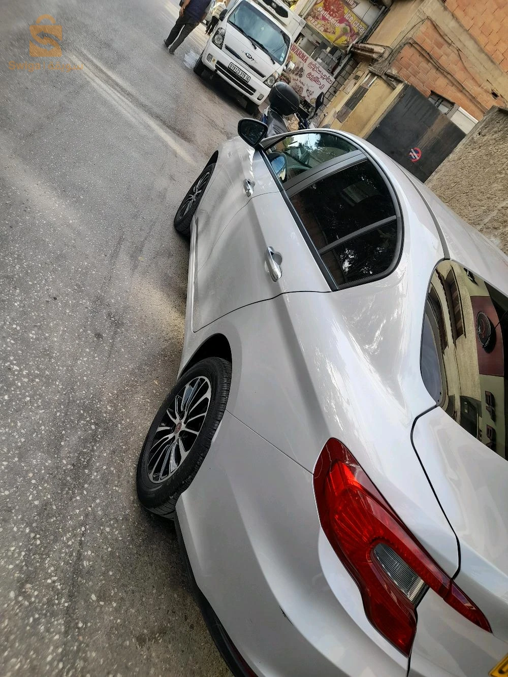 سيارة