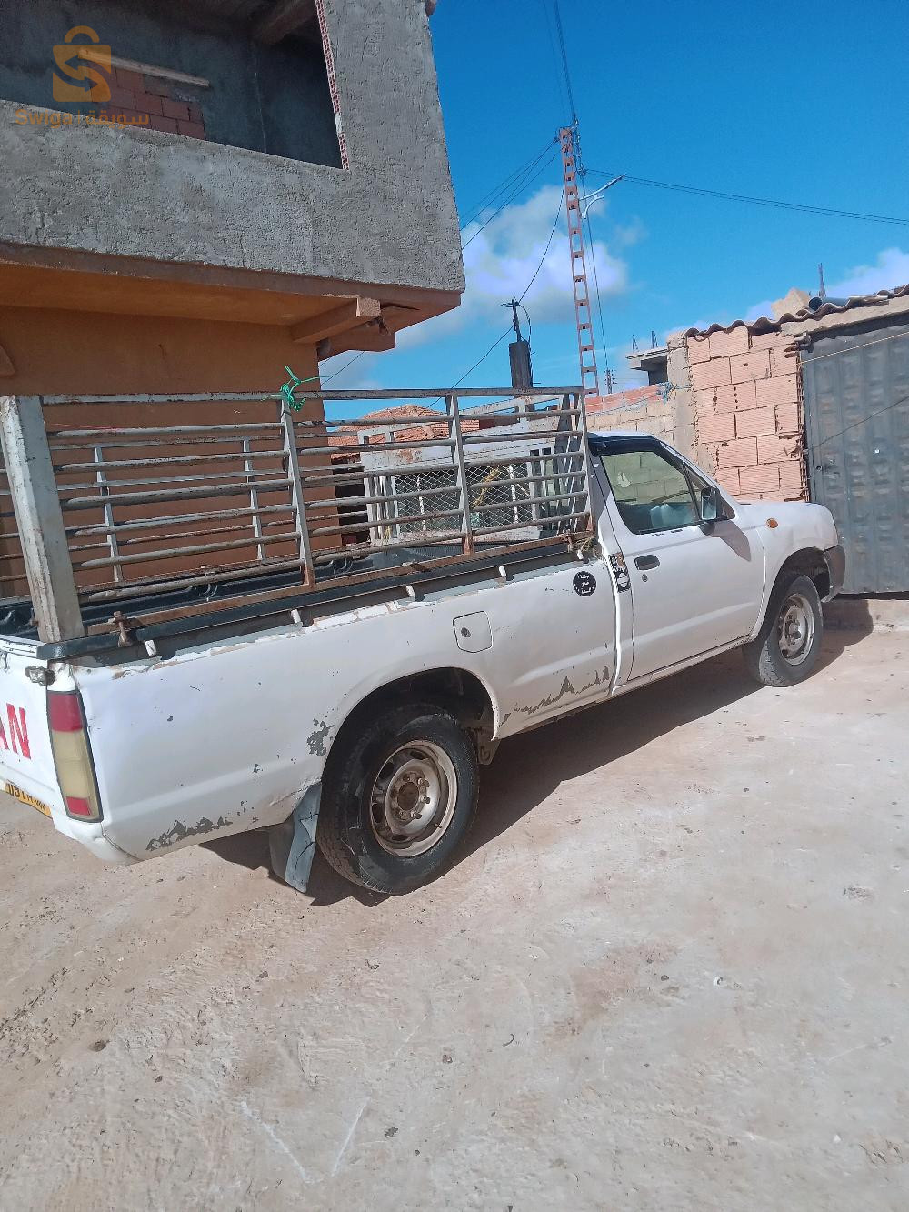 سيارة نيسان للبيع