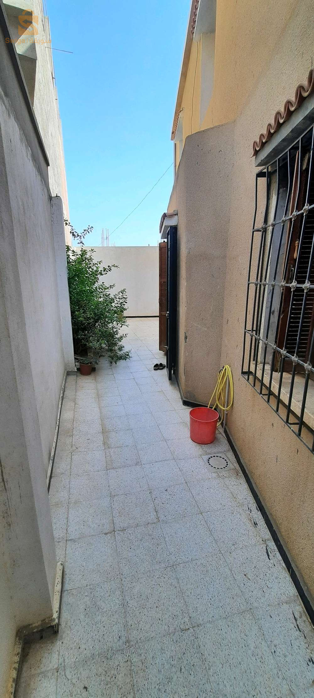 بيع منزل في الريحان . موزاية