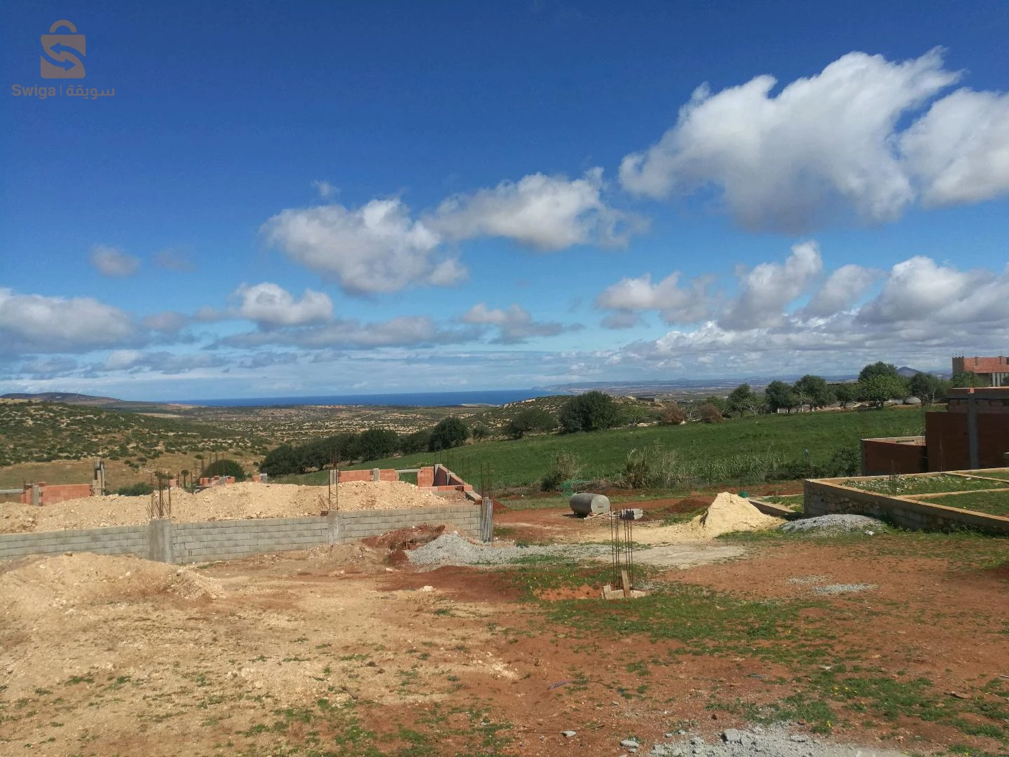 أرض للبيع