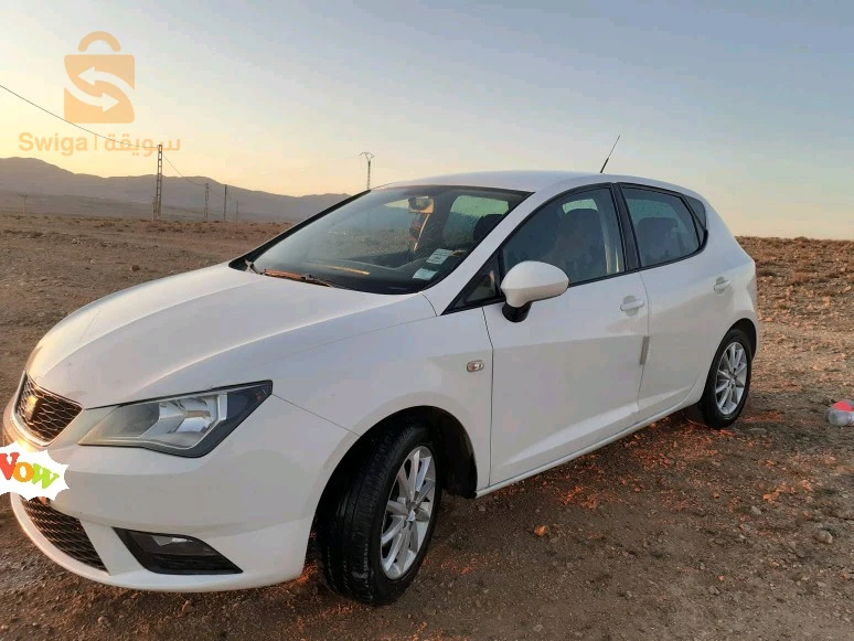 سيارة ابيزا 2012 موتور 1.4 ايصونص ماشية 197 فيها عوادة خفيفة فالباب اريار جيهة شوفور واللال