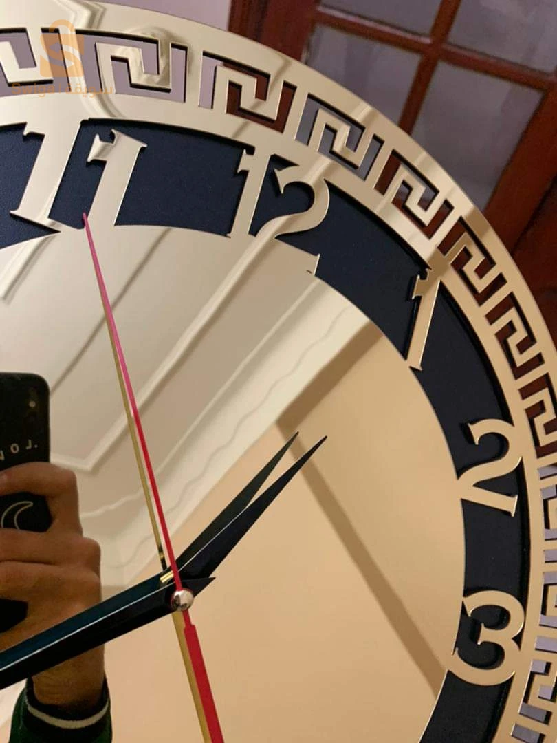 اجعل جدرانك تنبض مع Horloge Murale 3 en 1! أضفها الآن إلى وأرتقِ بديكورك إلى مستوى جديد من الفخامة. ✨
