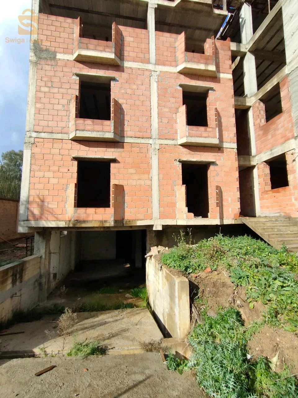 تجزئة سكنية 24 عمارة للبيع