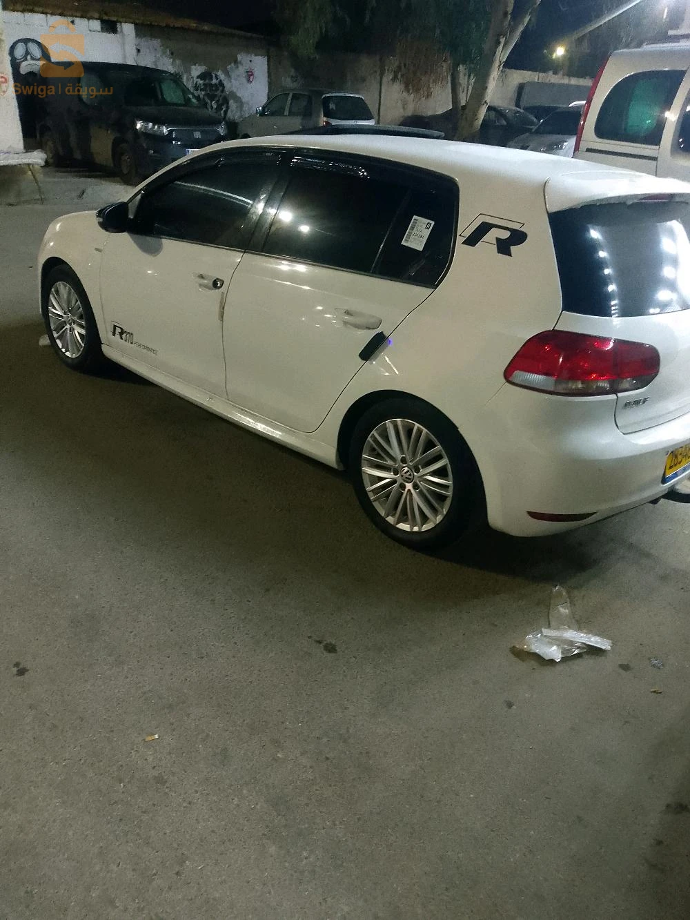 فيها لال ايسر وركور في لال ايمن افو على نضافة 00شوك