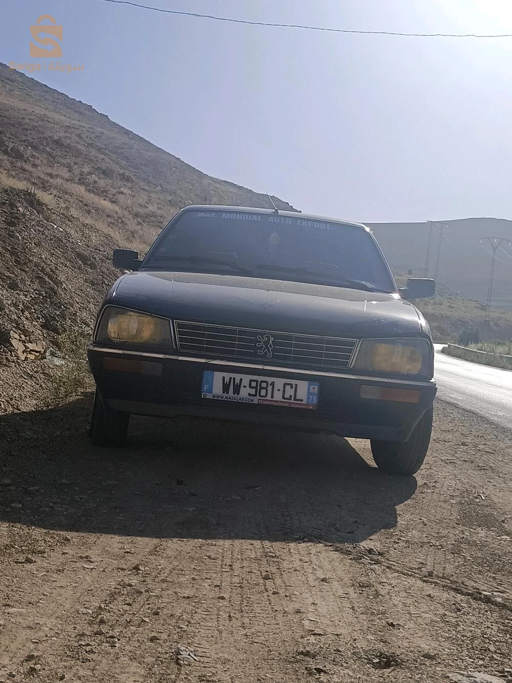 سيارة مقيومة فيها راكور في الباب اريار كوتي شوفار ملش خدام سامونا 175