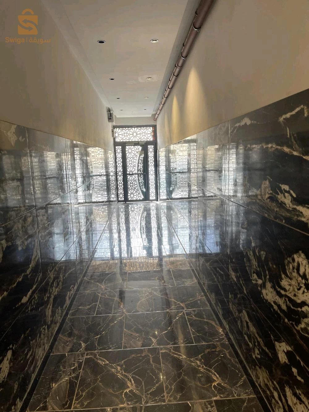 appartement F4 7eme étage a Oran cité peti