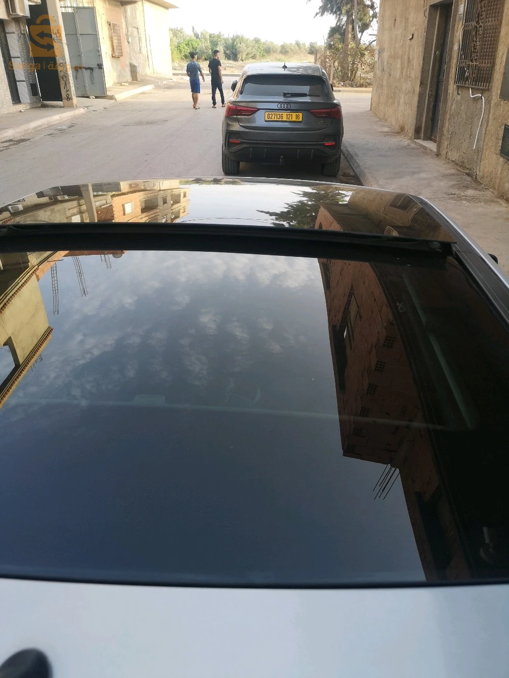 سيارة