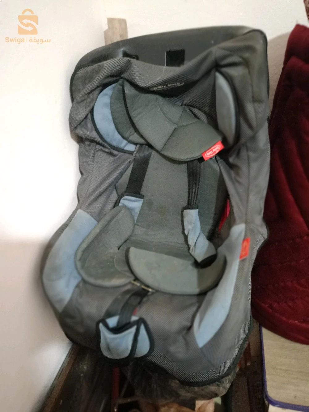 كرسي اطفال للسيارة