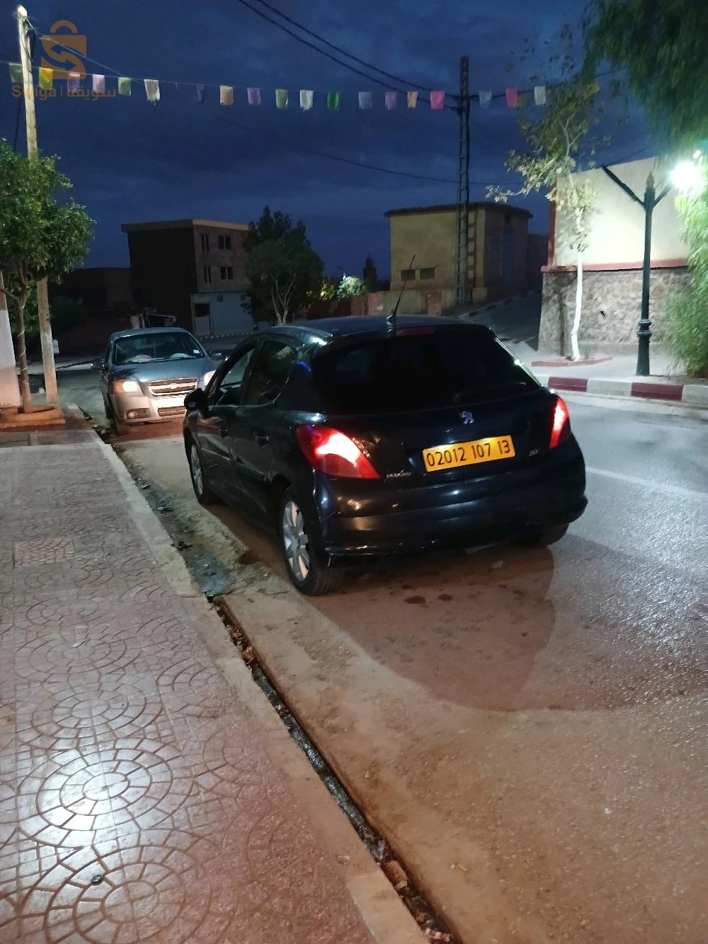 سيارة نضيف الله يبارك فيها افروا في لآل و باب شوي بنتورا 
1 ما