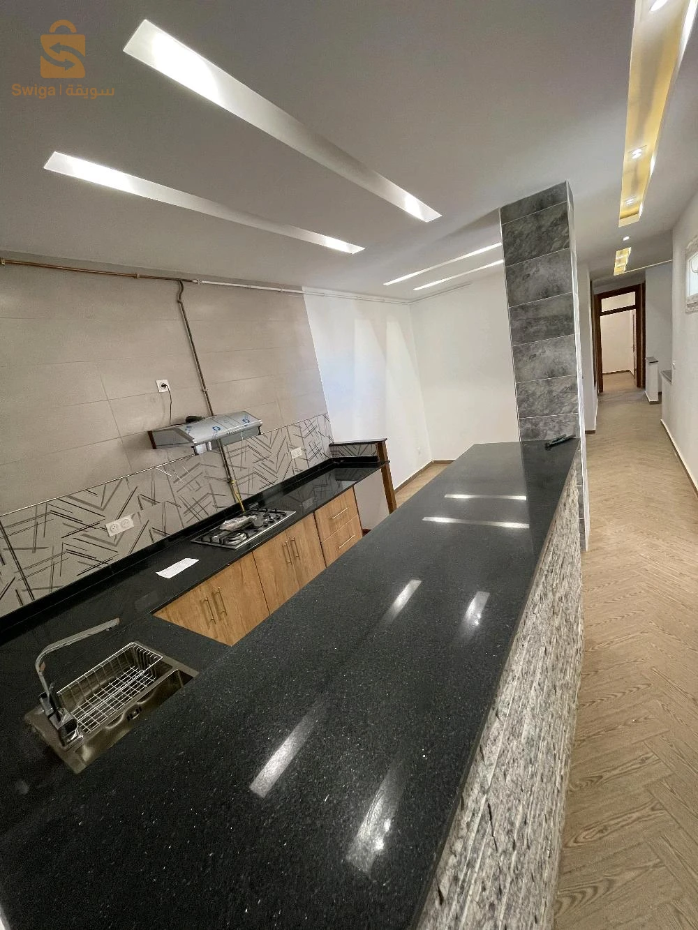 appartement F4 7eme étage a Oran cité peti