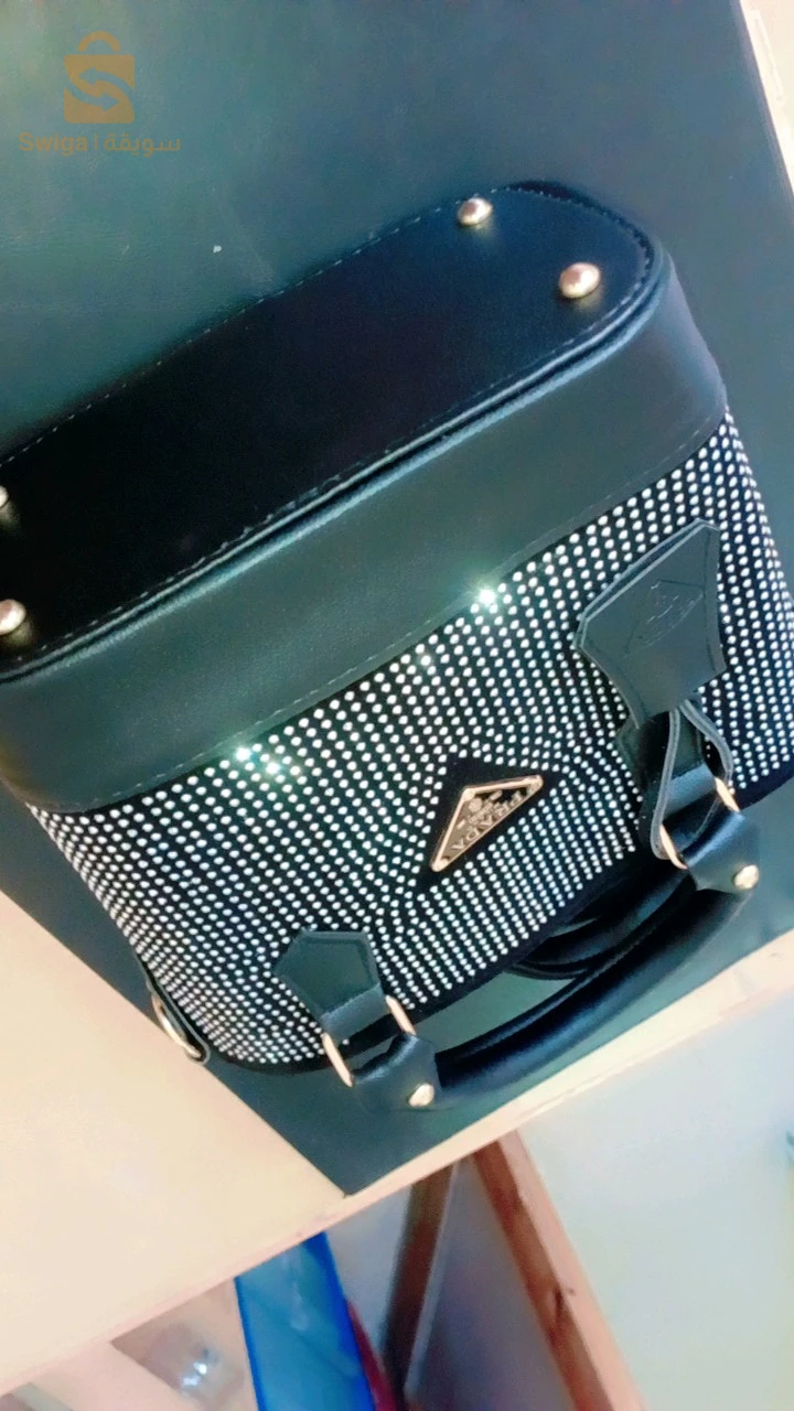 حقيبة prada