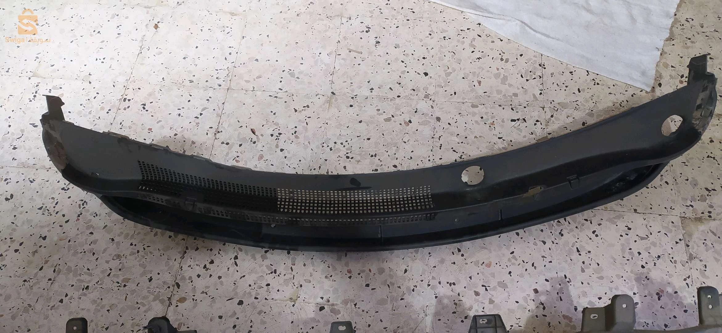 traverse arrière et cache essuie glace