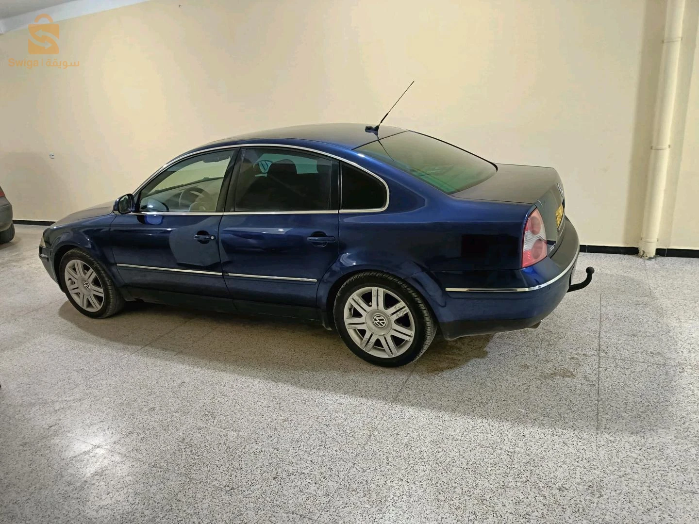 Passat b5.5 2004 V6 183chv
00 peinture  00 retouche 
Machya 380 alef km 
4 motion 
Toit ouvrant 
Siège chauffante et électrique 
Moteur V6 2.5 tdi 10/10 
Boite 6  10/10
Suspension 10/10
Pneu 10/10
Salon cuir recaro
Tout options 
Koulch marche rebi bark tomobil d'origine machi labsa