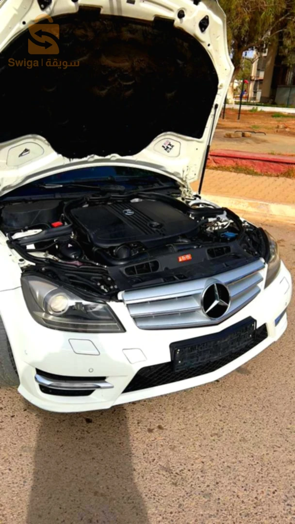 Mercedes Classe C 250 2012 🇩🇪
Avantgarde 250⚫
BlueEFFICIENY 🔴
siège designo   🟡