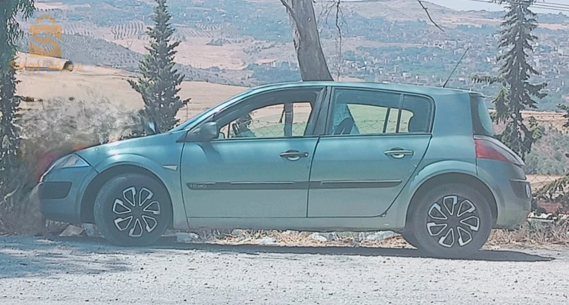 Megane 2 1.9 120 dci 
محرك مريفيزي جديد تيربو باطري لزانجيكتور كل شي جديد 
عوادة لال خلفي ونص باب مالة على برا ولرتوش خفاف 
نبيــــــــــــــــــــــــــع ونبدل