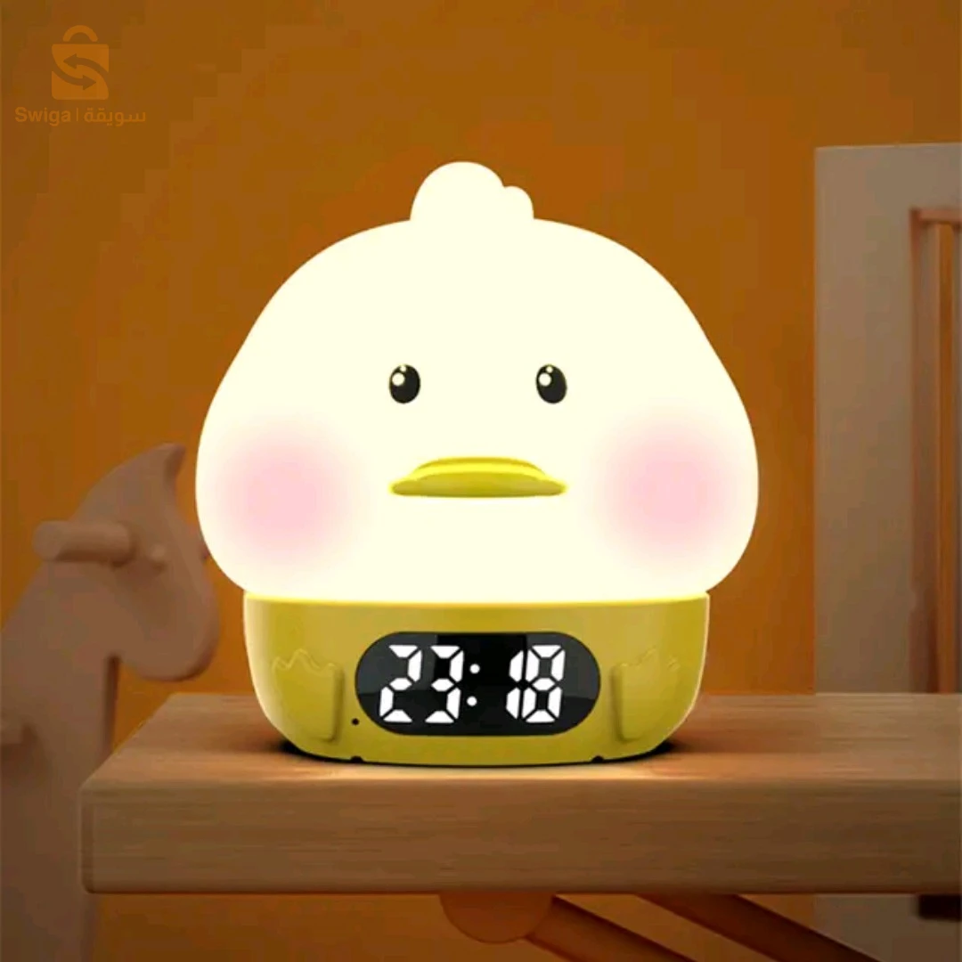 "مصباح بطابع كيوت ومميز: رفيقك المثالي للإضاءة الليلية مع ميزة ساعة رقمية 💡💡