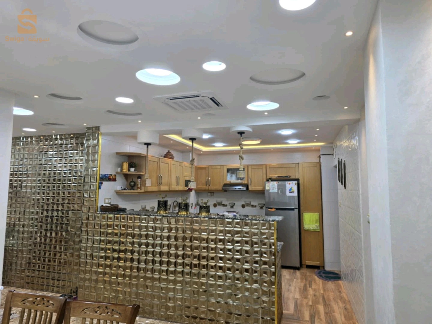 F4 للبيع كيما راهي فل صور 
0770694853