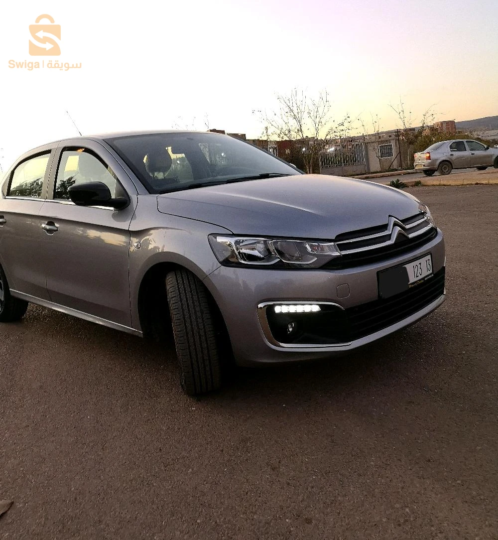 une nouvelle voiture familiale sans retouche et sans aucune rayure