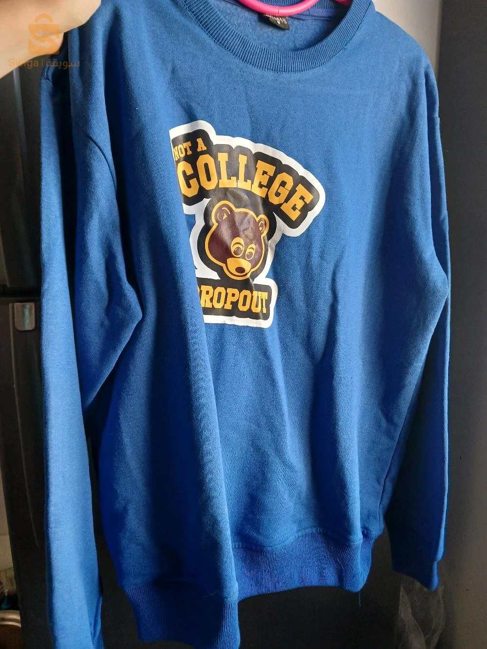 sweatshirt taille M-L  état 10/10