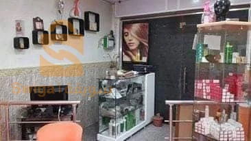 صالون حلاقة نساء أو رجال