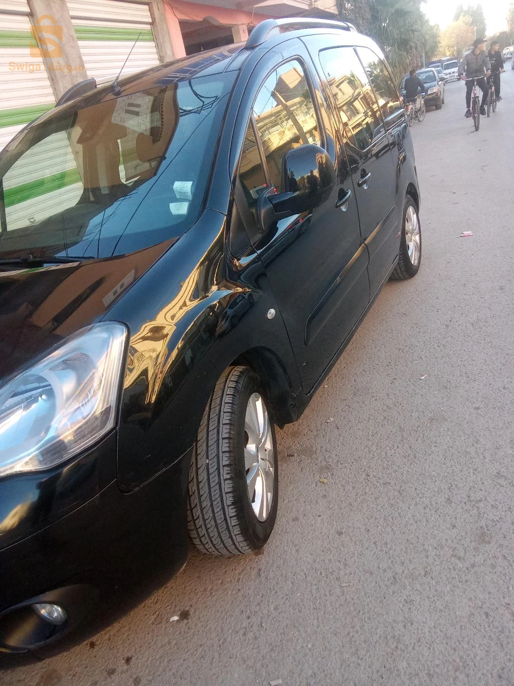 سيارة نظيفة فيها لال و بارسكو امامي موتور مليح