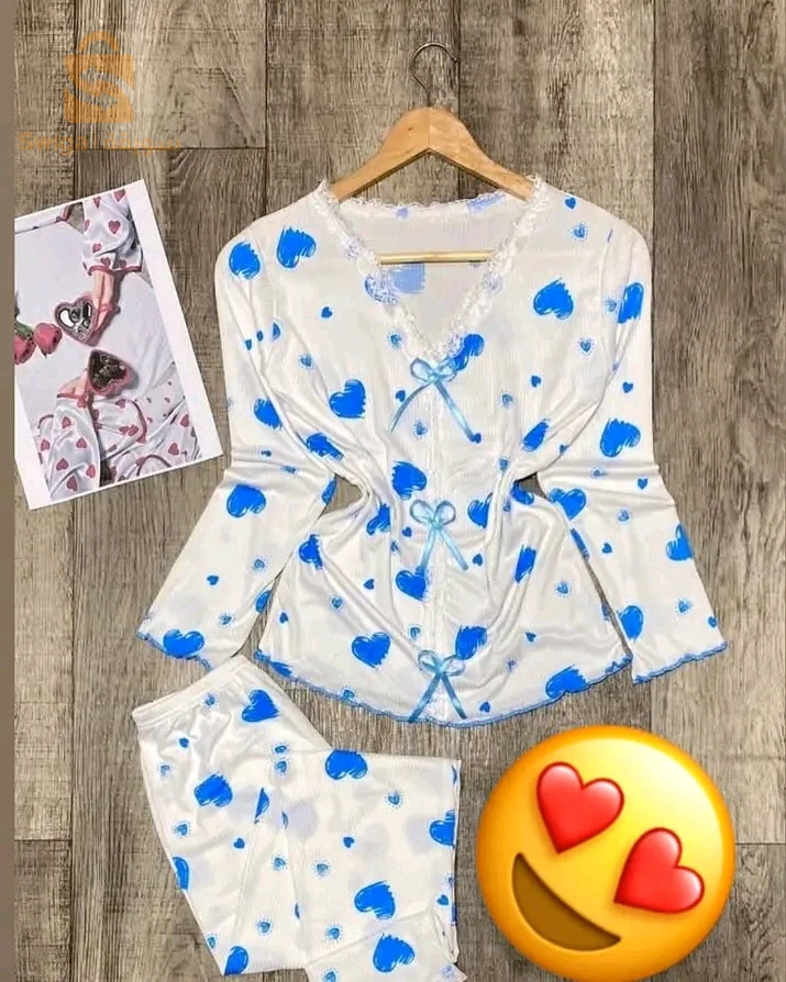 ملابس قطنية