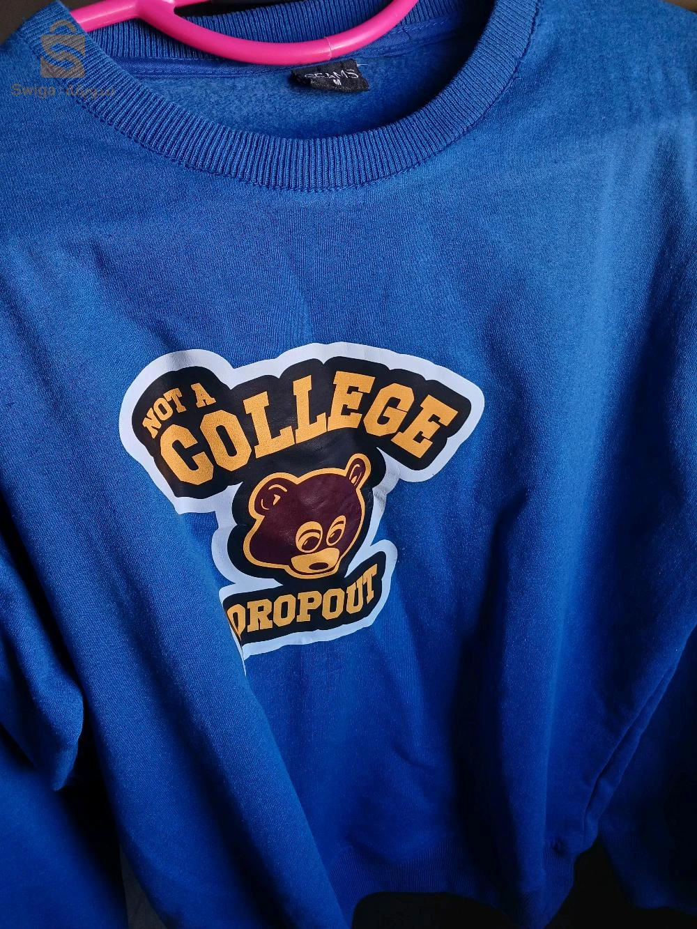 sweatshirt taille M-L  état 10/10