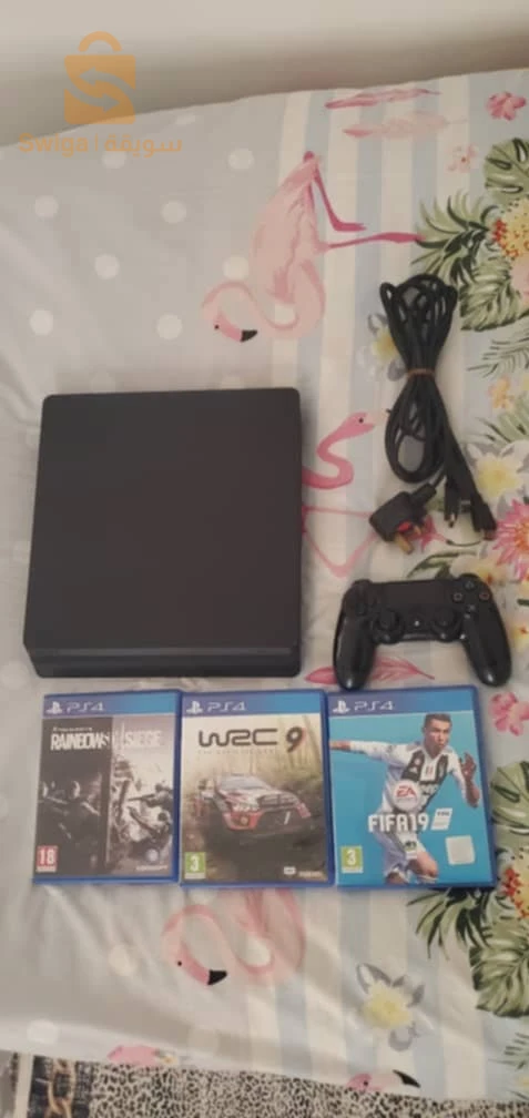 Ps4 slim bonne etat nbi3 brk 🙂 fiha 1 manitta w 2 cd et les cable hdmi