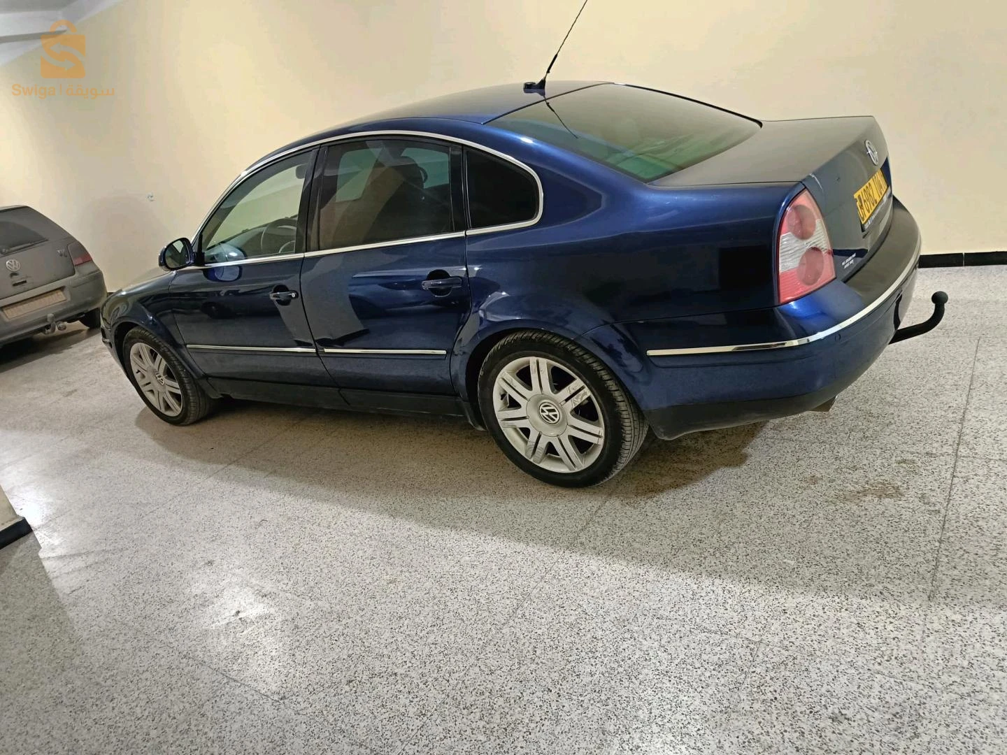 Passat b5.5 2004 V6 183chv
00 peinture  00 retouche 
Machya 380 alef km 
4 motion 
Toit ouvrant 
Siège chauffante et électrique 
Moteur V6 2.5 tdi 10/10 
Boite 6  10/10
Suspension 10/10
Pneu 10/10
Salon cuir recaro
Tout options 
Koulch marche rebi bark tomobil d'origine machi labsa