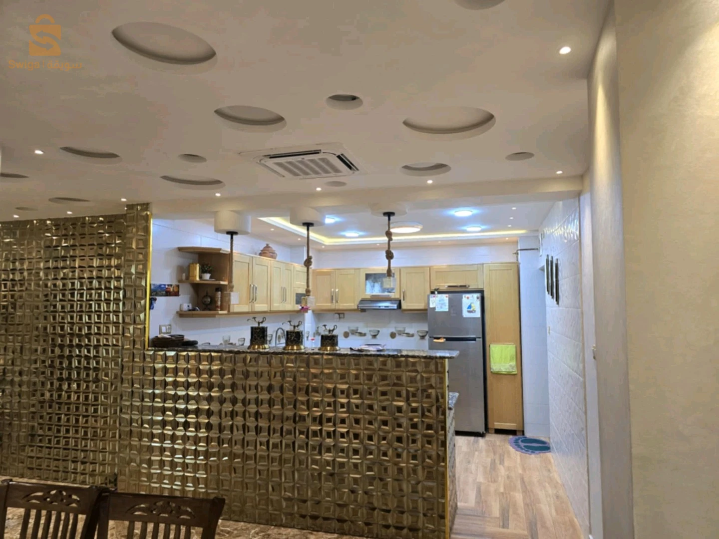 F4 للبيع كيما راهي فل صور 
0770694853