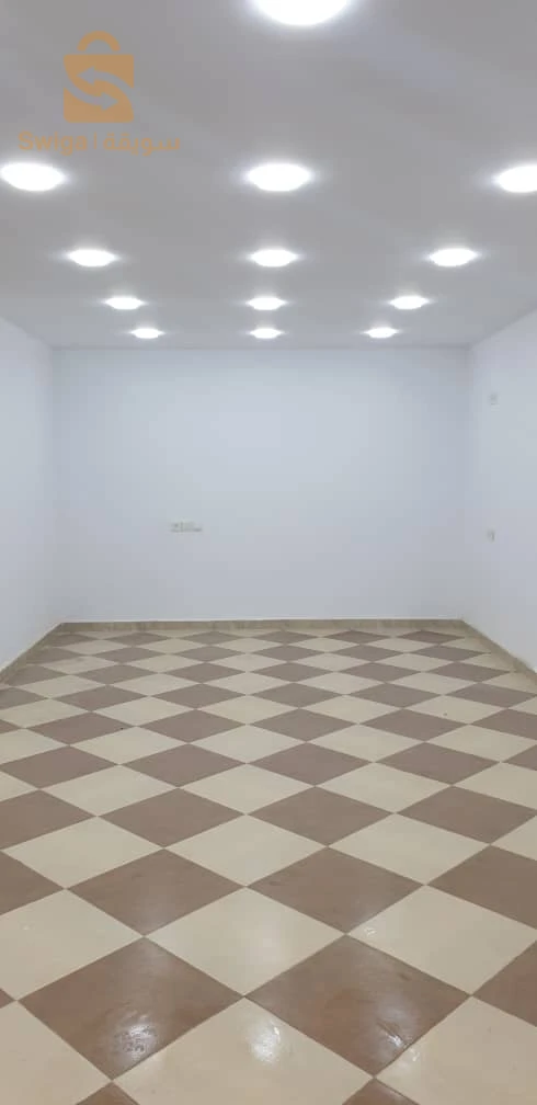 محل تجاري للبيع أو الكراء في وهران ميموزا بيتي 70 م