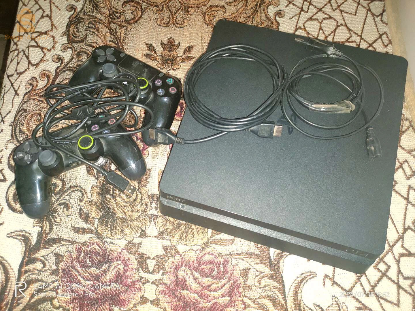 PS4 slim+2 manette d'origine