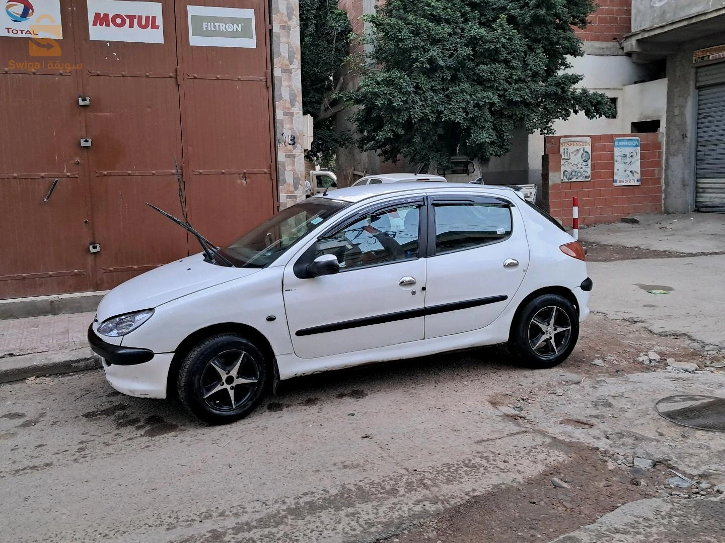 85 3tawni 
92 nbi3 
Fiha voil w darba flbassina mkhdoma machya 570 moteur m7tot myskhon myn9s zit lberad yemchi 4 les pneus jded
Disko plato abt jded join culasse jdid join cage join spi boit w filbruqain jded pompa ta3 lma jdida kit chaîne jdid kit kroi jdid tondur jdid syou jdid 2 martissur arrier jded flotur blpompa jded kolch jdid 0665246761