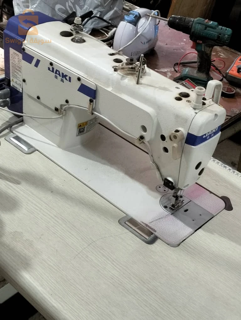 آلة خياطة