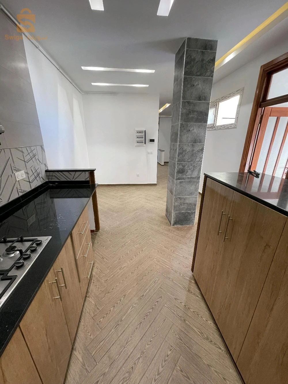 appartement F4 7eme étage a Oran cité peti