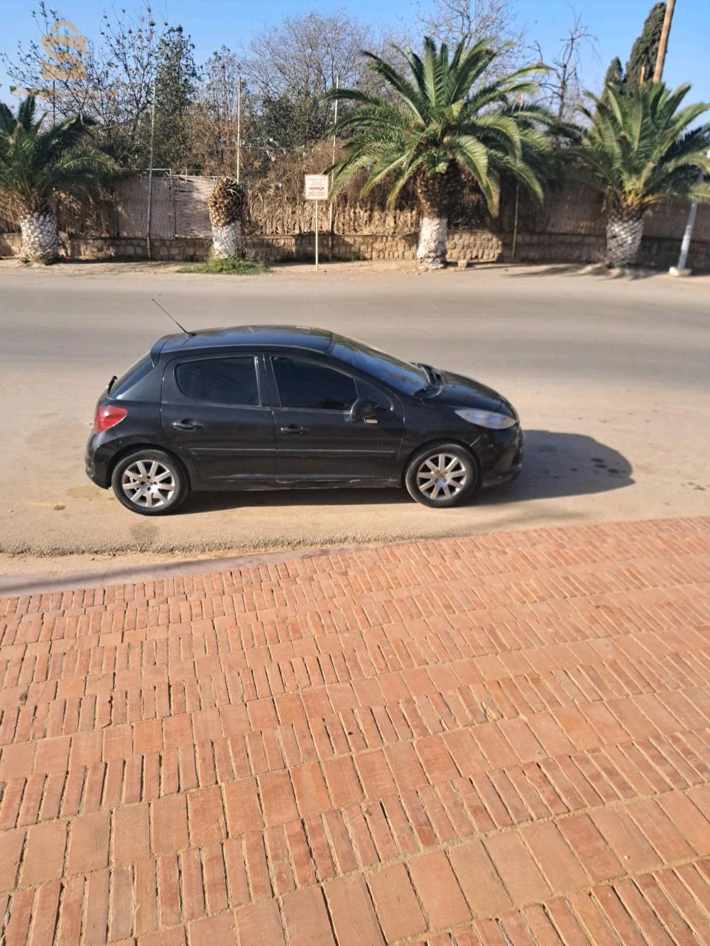 سيارة نضيف الله يبارك فيها افروا في لآل و باب شوي بنتورا 
1 ما