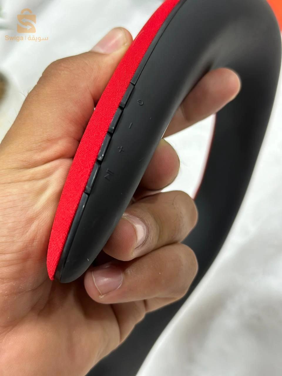 مكبر الصوت الرقبة JBL