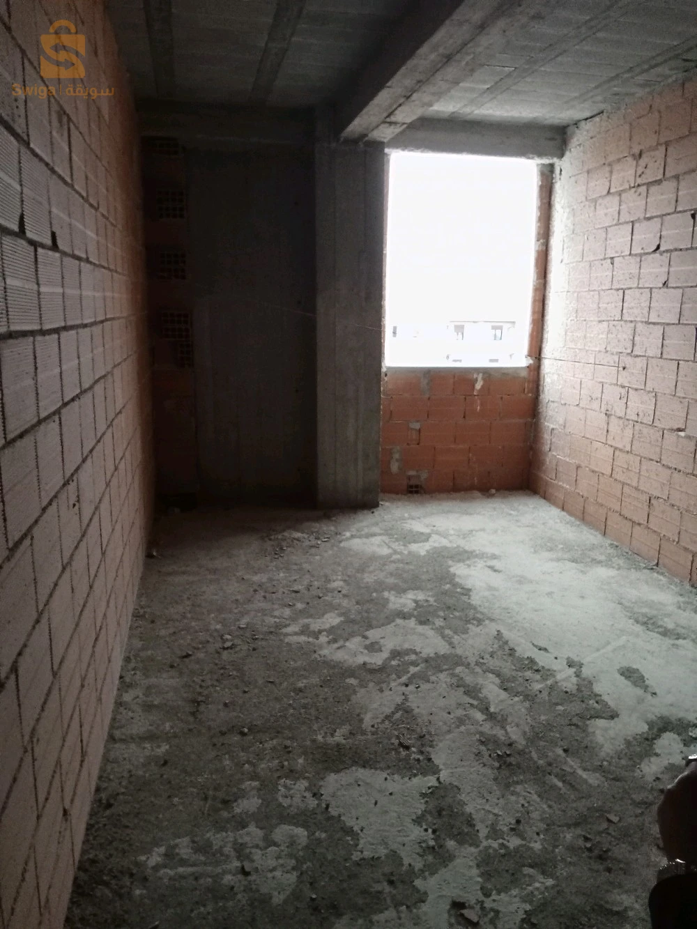 ابارتمون للبيع في باب الزوار واسعة في اقامة مغلقة بكاميرات مراقبة قريبة من المطار