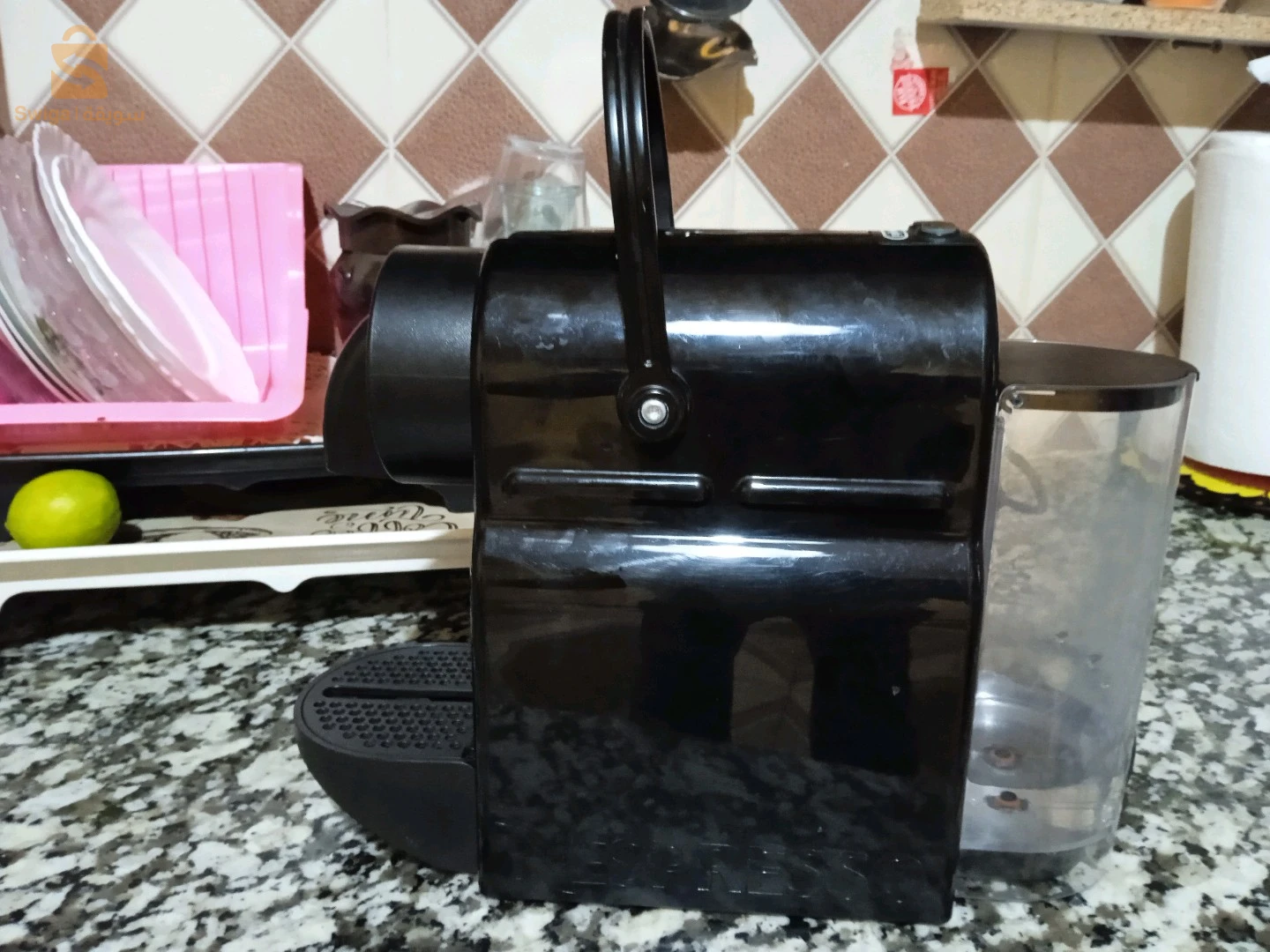 une machine de café nespresso